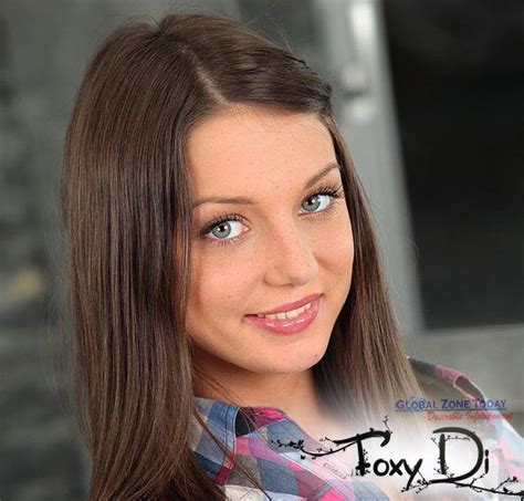 Foxy Di: biography, stats, pictures, and videos